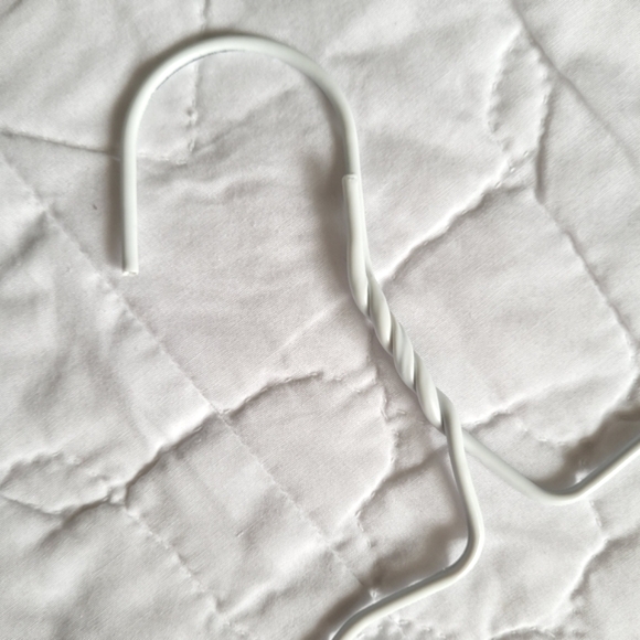 10/$20 ❄️ 10 Wire Hangers - Picture 4 of 6